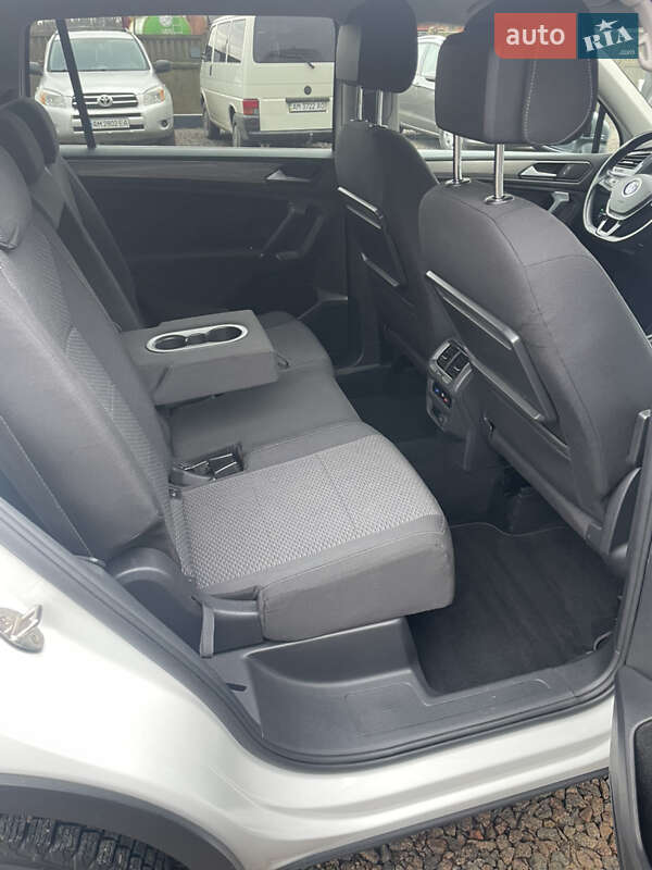 Внедорожник / Кроссовер Volkswagen Tiguan 2018 в Коростене