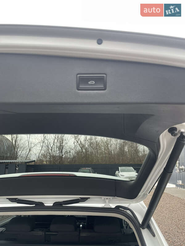 Внедорожник / Кроссовер Volkswagen Tiguan 2018 в Коростене