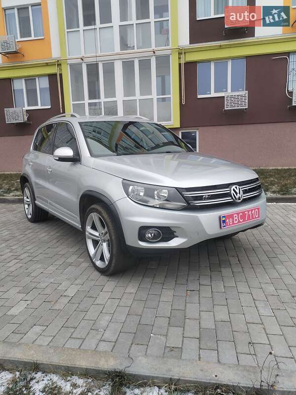 Внедорожник / Кроссовер Volkswagen Tiguan 2016 в Полтаве