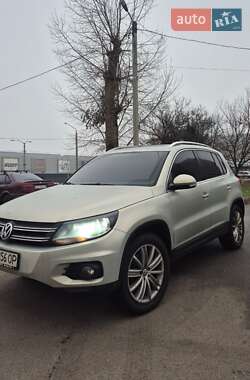 Позашляховик / Кросовер Volkswagen Tiguan 2014 в Харкові