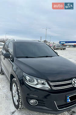 Позашляховик / Кросовер Volkswagen Tiguan 2012 в Чернівцях