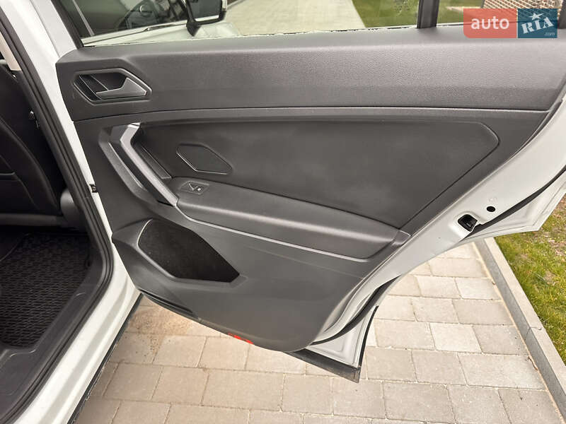 Внедорожник / Кроссовер Volkswagen Tiguan 2018 в Львове