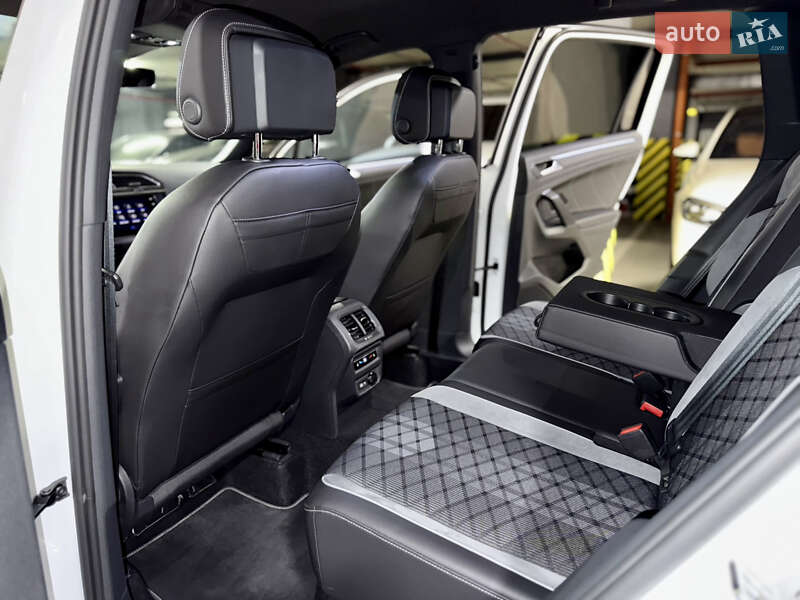 Внедорожник / Кроссовер Volkswagen Tiguan 2023 в Киеве