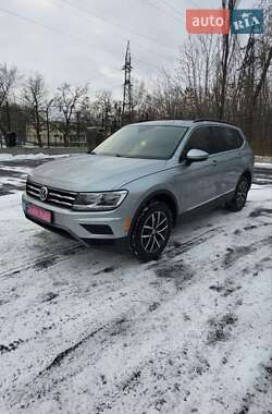 Внедорожник / Кроссовер Volkswagen Tiguan 2020 в Киеве