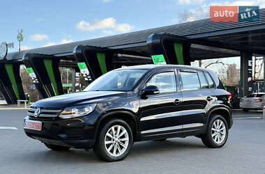 Внедорожник / Кроссовер Volkswagen Tiguan 2017 в Ровно