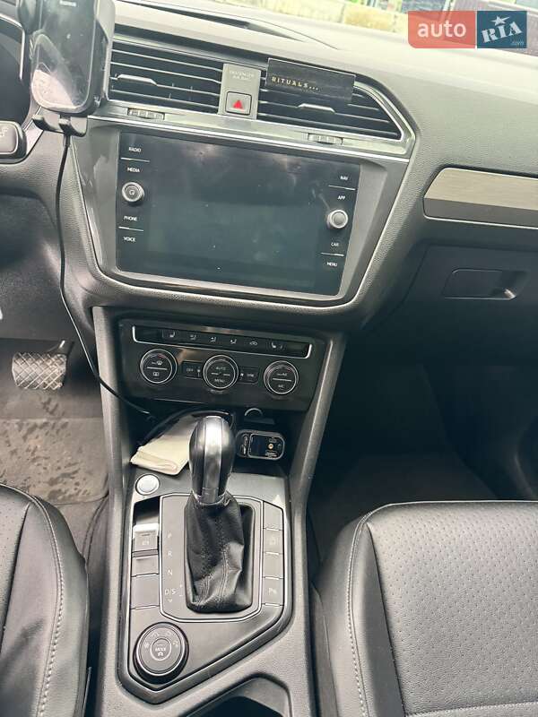 Внедорожник / Кроссовер Volkswagen Tiguan 2018 в Новом Роздоле