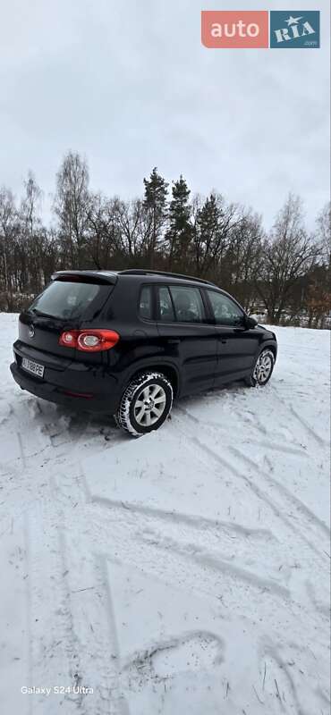 Внедорожник / Кроссовер Volkswagen Tiguan 2009 в Кролевце