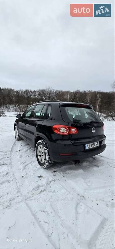 Внедорожник / Кроссовер Volkswagen Tiguan 2009 в Кролевце