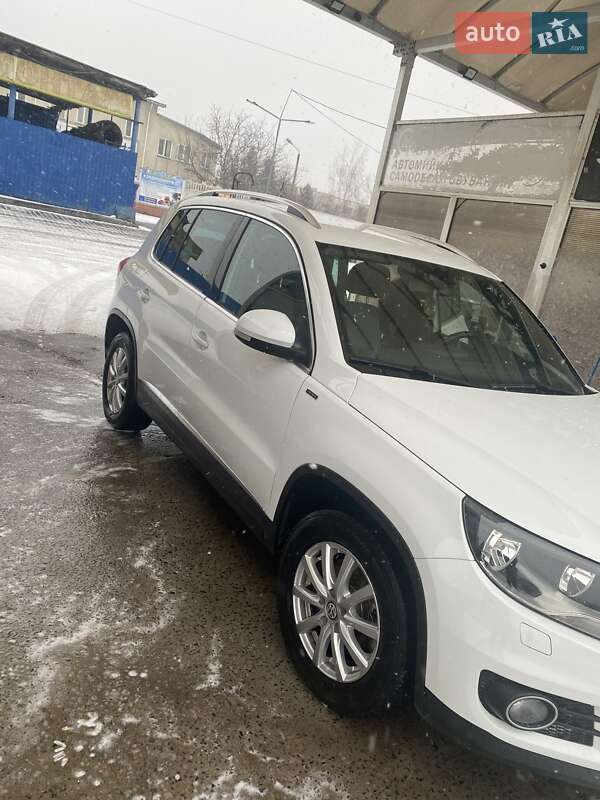 Внедорожник / Кроссовер Volkswagen Tiguan 2015 в Ивано-Франковске