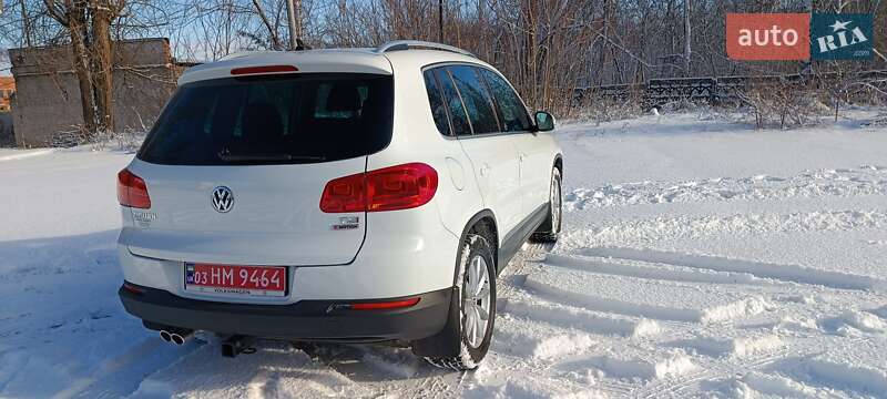 Внедорожник / Кроссовер Volkswagen Tiguan 2016 в Желтых Водах