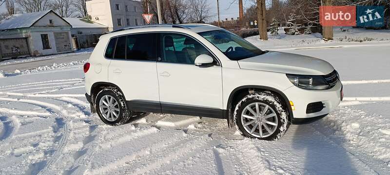Внедорожник / Кроссовер Volkswagen Tiguan 2016 в Желтых Водах
