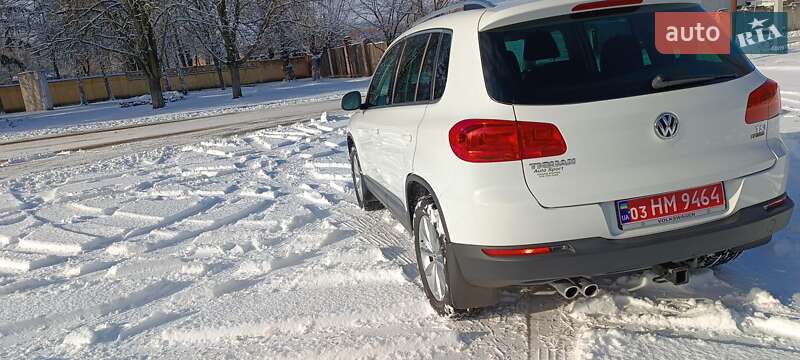 Внедорожник / Кроссовер Volkswagen Tiguan 2016 в Желтых Водах
