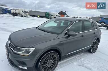 Внедорожник / Кроссовер Volkswagen Tiguan 2017 в Житомире