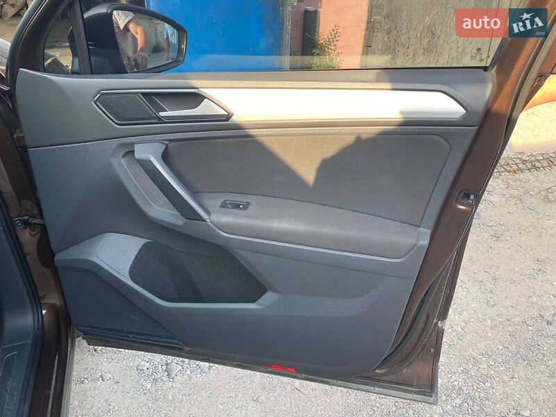 Внедорожник / Кроссовер Volkswagen Tiguan 2017 в Запорожье