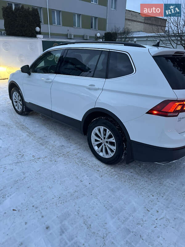 Внедорожник / Кроссовер Volkswagen Tiguan 2018 в Ровно