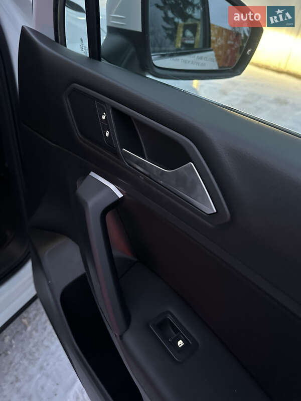 Внедорожник / Кроссовер Volkswagen Tiguan 2018 в Ровно