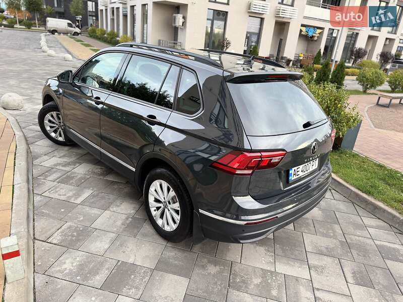 Внедорожник / Кроссовер Volkswagen Tiguan 2021 в Киеве