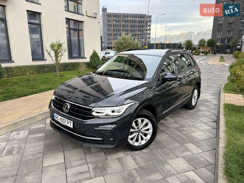 Внедорожник / Кроссовер Volkswagen Tiguan 2021 в Киеве