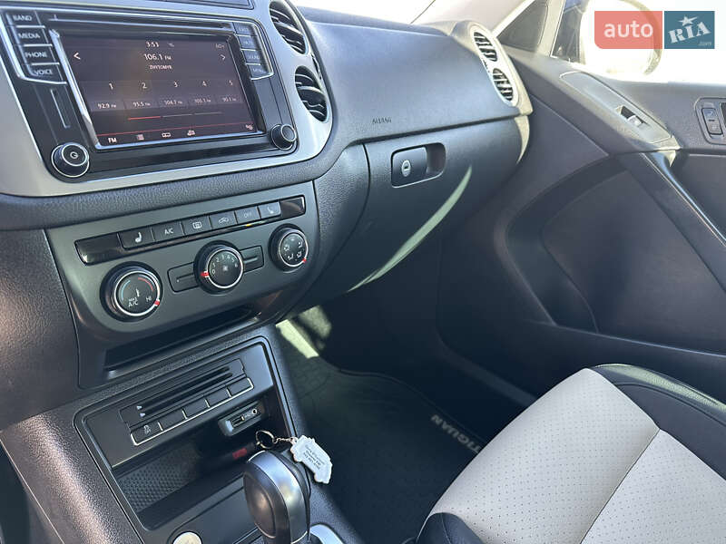 Внедорожник / Кроссовер Volkswagen Tiguan 2017 в Житомире