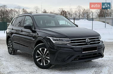 Позашляховик / Кросовер Volkswagen Tiguan 2023 в Києві