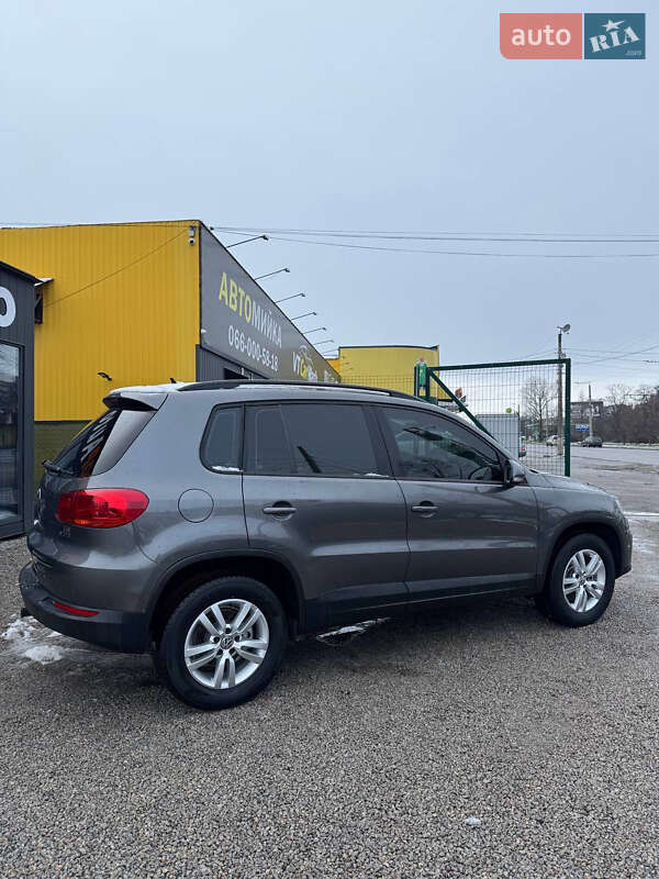 Внедорожник / Кроссовер Volkswagen Tiguan 2016 в Кропивницком