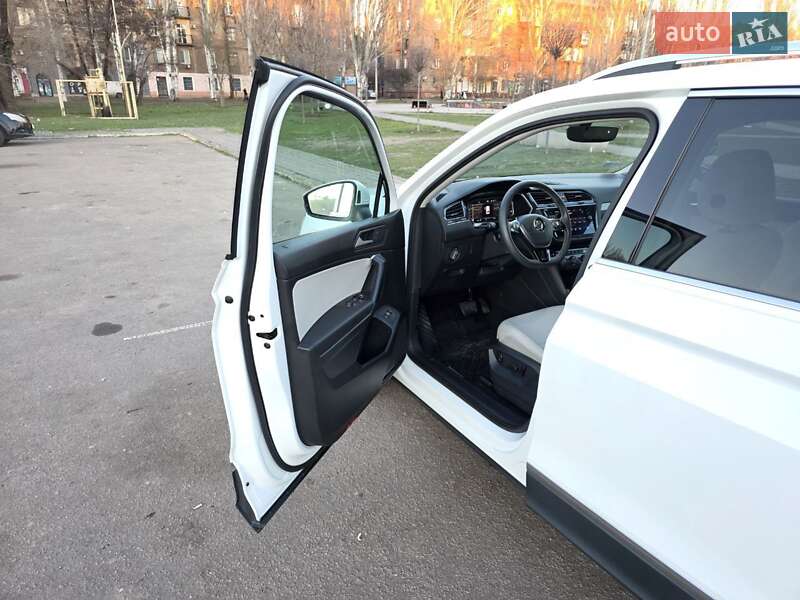 Позашляховик / Кросовер Volkswagen Tiguan 2020 в Кривому Розі фото 25 Позашляховик / Кросовер Volkswagen Tiguan 2020 в Кривому Розі
