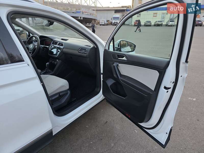 Позашляховик / Кросовер Volkswagen Tiguan 2020 в Кривому Розі фото 36 Позашляховик / Кросовер Volkswagen Tiguan 2020 в Кривому Розі