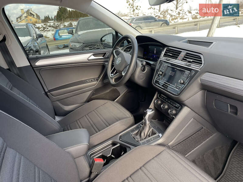 Внедорожник / Кроссовер Volkswagen Tiguan 2023 в Львове