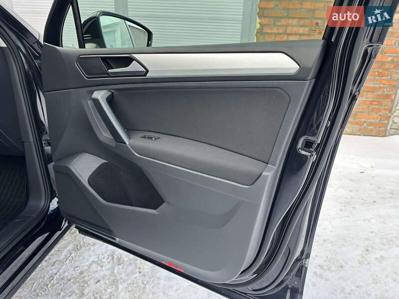 Внедорожник / Кроссовер Volkswagen Tiguan 2018 в Луцке фото 42 Внедорожник / Кроссовер Volkswagen Tiguan 2018 в Луцке
