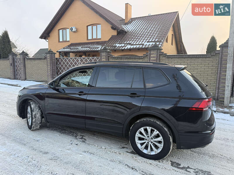 Внедорожник / Кроссовер Volkswagen Tiguan 2018 в Ровно