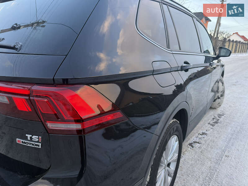 Внедорожник / Кроссовер Volkswagen Tiguan 2018 в Ровно