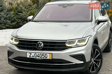 Внедорожник / Кроссовер Volkswagen Tiguan 2021 в Ивано-Франковске