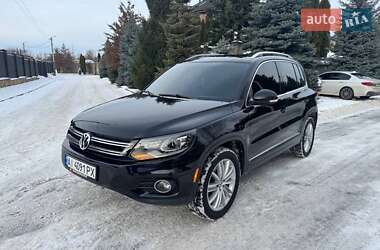 Позашляховик / Кросовер Volkswagen Tiguan 2015 в Києві
