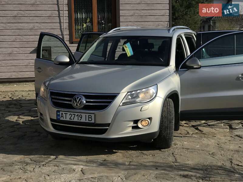 Позашляховик / Кросовер Volkswagen Tiguan 2010 в Делятині фото 4 Позашляховик / Кросовер Volkswagen Tiguan 2010 в Делятині