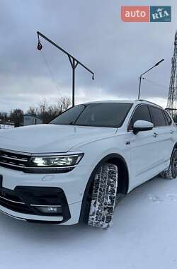 Внедорожник / Кроссовер Volkswagen Tiguan 2018 в Владимире