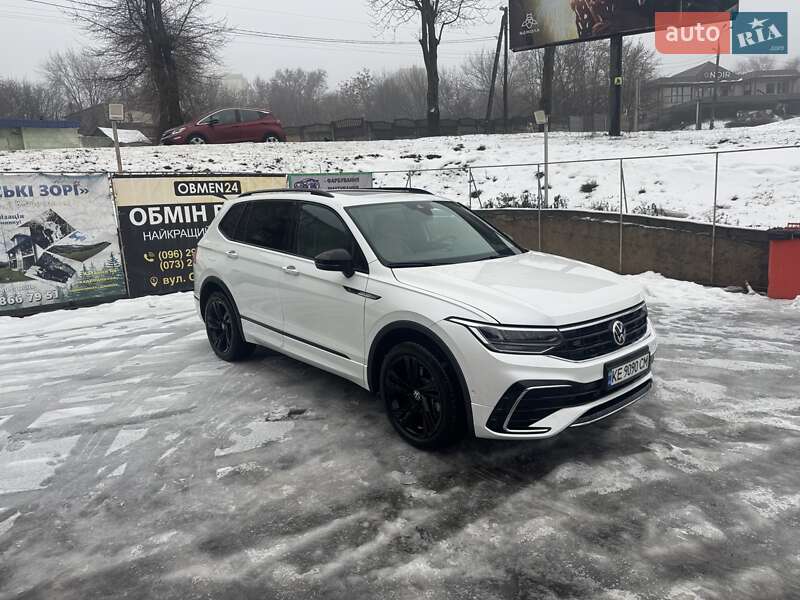 Внедорожник / Кроссовер Volkswagen Tiguan 2023 в Каменском