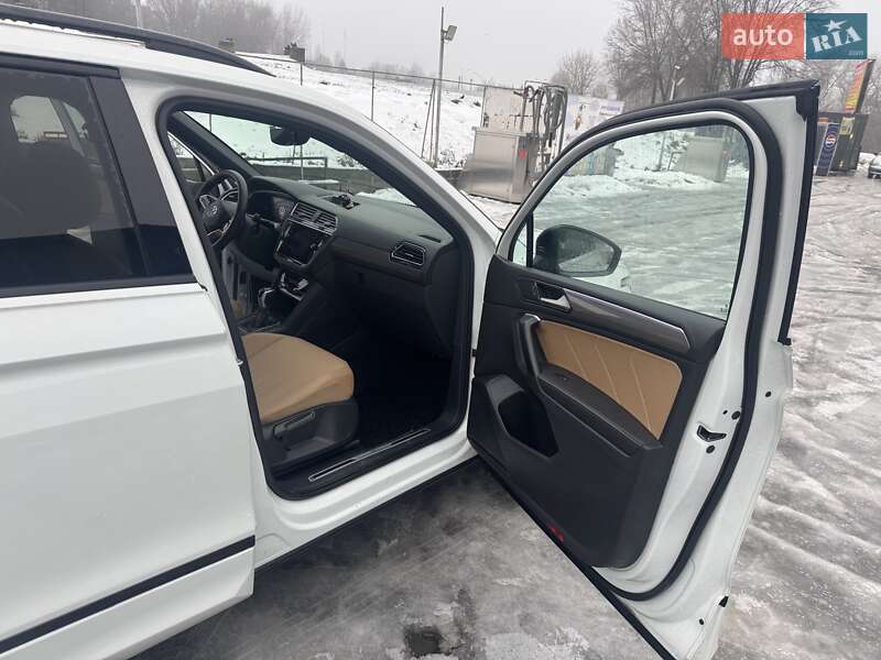 Внедорожник / Кроссовер Volkswagen Tiguan 2023 в Каменском