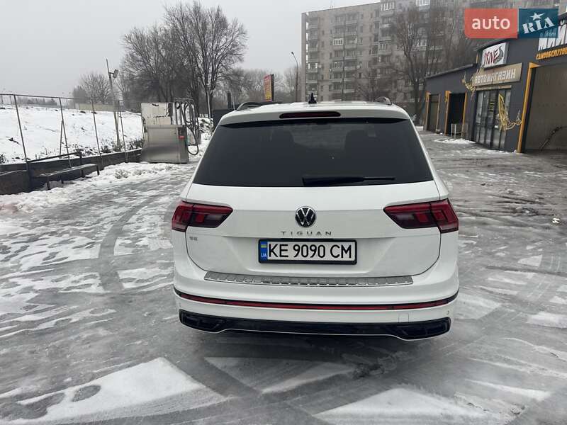 Внедорожник / Кроссовер Volkswagen Tiguan 2023 в Каменском
