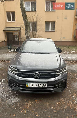 Внедорожник / Кроссовер Volkswagen Tiguan 2021 в Ужгороде