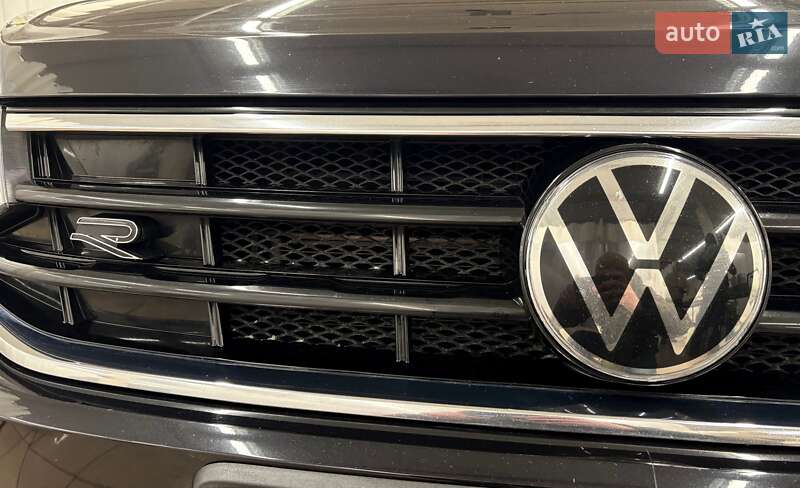 Внедорожник / Кроссовер Volkswagen Tiguan 2021 в Киеве