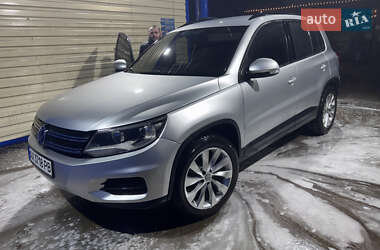 Позашляховик / Кросовер Volkswagen Tiguan 2015 в Харкові
