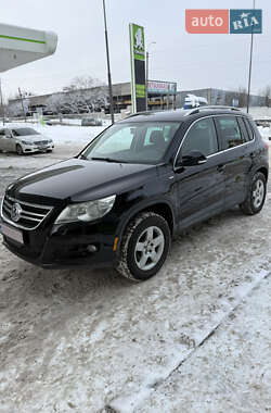 Внедорожник / Кроссовер Volkswagen Tiguan 2010 в Хмельницком