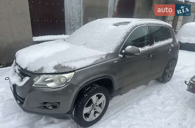 Внедорожник / Кроссовер Volkswagen Tiguan 2010 в Киеве
