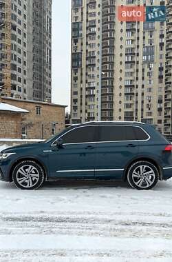 Внедорожник / Кроссовер Volkswagen Tiguan 2021 в Киеве