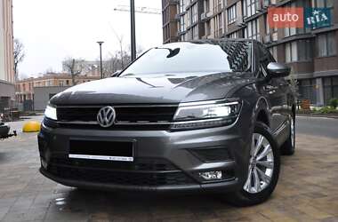 Внедорожник / Кроссовер Volkswagen Tiguan 2017 в Одессе