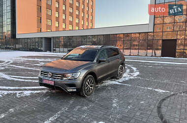 Позашляховик / Кросовер Volkswagen Tiguan 2018 в Дніпрі