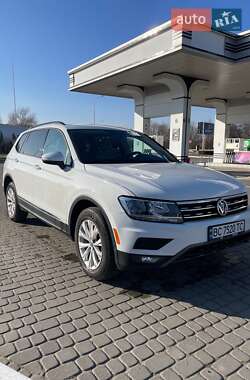 Внедорожник / Кроссовер Volkswagen Tiguan 2017 в Львове