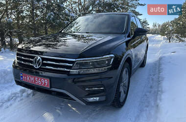 Внедорожник / Кроссовер Volkswagen Tiguan 2017 в Вышгороде