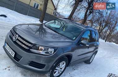 Внедорожник / Кроссовер Volkswagen Tiguan 2015 в Киеве
