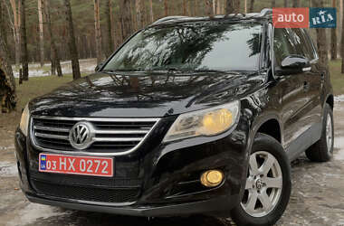 Внедорожник / Кроссовер Volkswagen Tiguan 2011 в Каменском